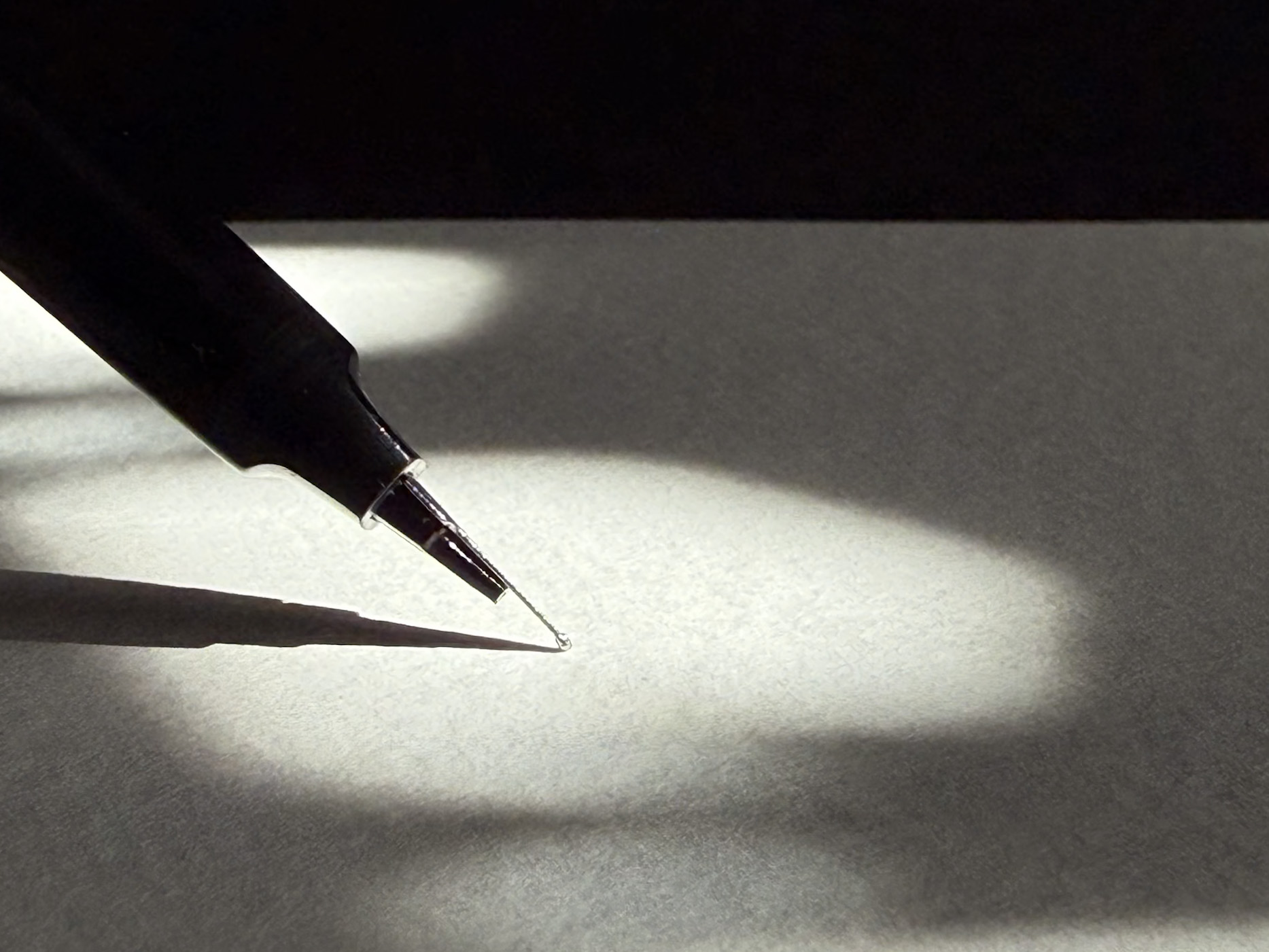 fountain-pen-blank-paper-adri-spyker-1 Fountain Pen Drawing on A Sketch